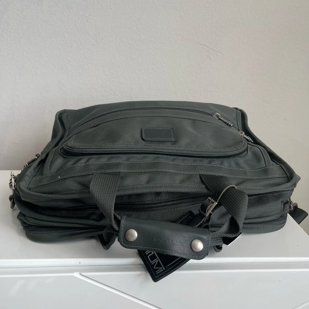 Tumi Deluxe Travel Bag Army Green NWOT
